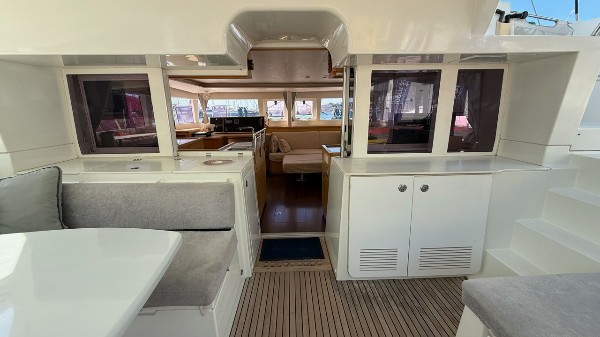 2011 LAGOON 450 F OWNER’S VERSION