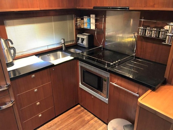 2011 PRINCESS V62