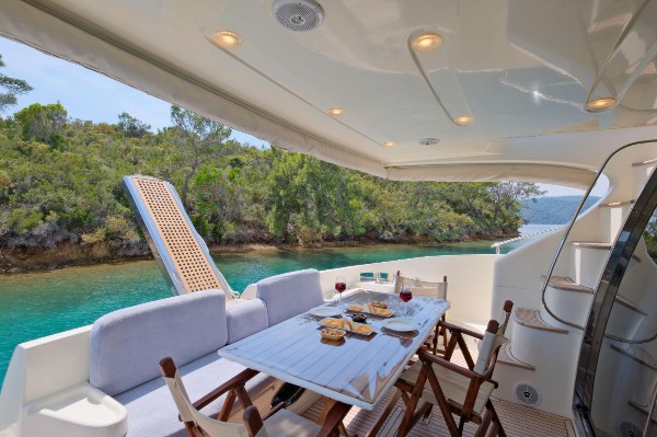 2004/2022 AZIMUT FLY 55 17.5 M