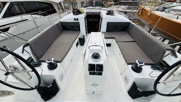 2023 JEANNEAU SUN ODYSSEY 440