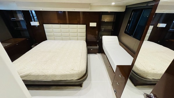 2012 PRINCESS 64