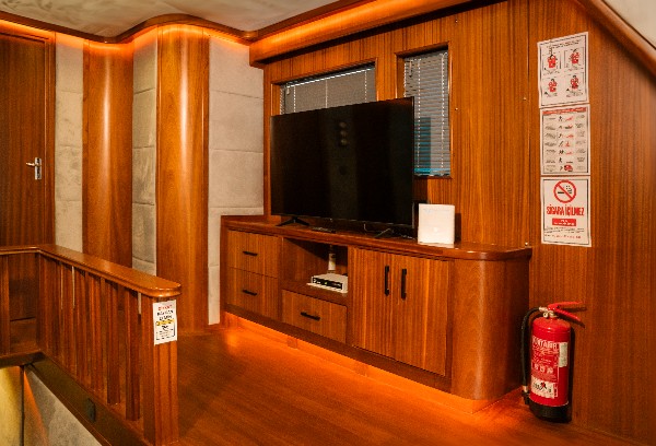2023 CUSTOM TRAWLER 22 M
