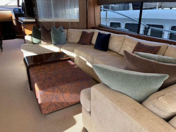 2016 PRINCESS 72 FLY