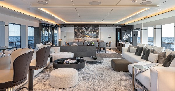 2024 MOTOR YACHT 37 M