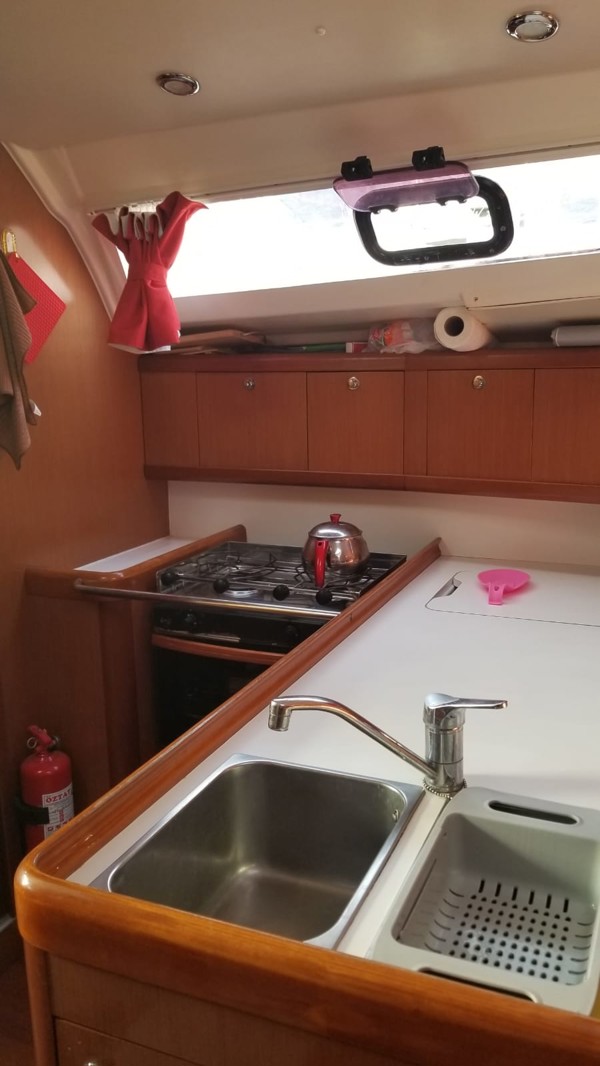 2008 BENETEAU OCEANIS 37