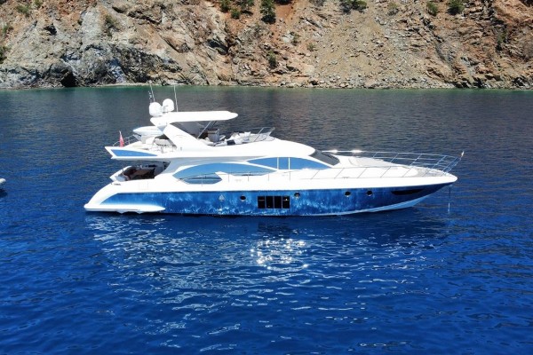 2010 AZIMUT 70