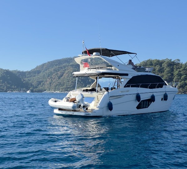 2016 ABSOLUTE 52 FLY