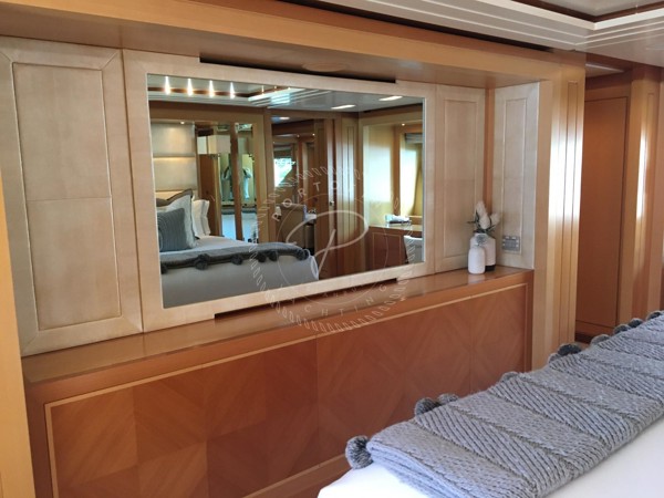 2010 SANLORENZO 37M