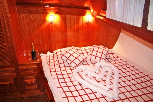 2002 LUXURY GULET 24 M