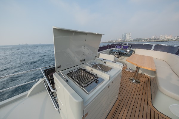 2025 DEEP YACHT 52 FLY