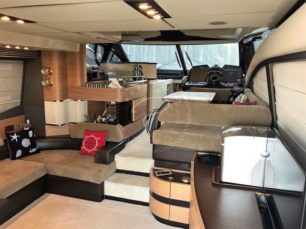 2010 AZIMUT 53 FLY
