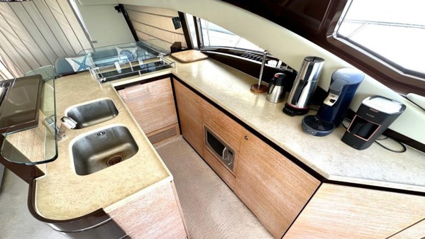 2009 AZIMUT 58