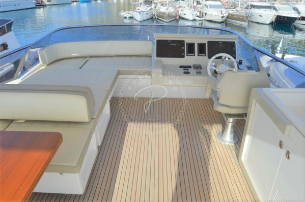 2017 AZIMUT 72