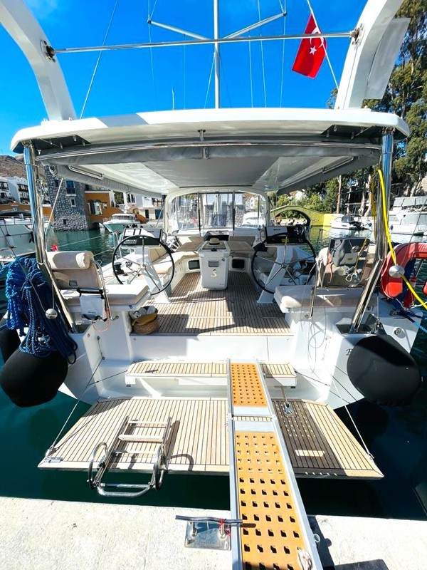 2021 BENETEAU OCEANIS 51.1