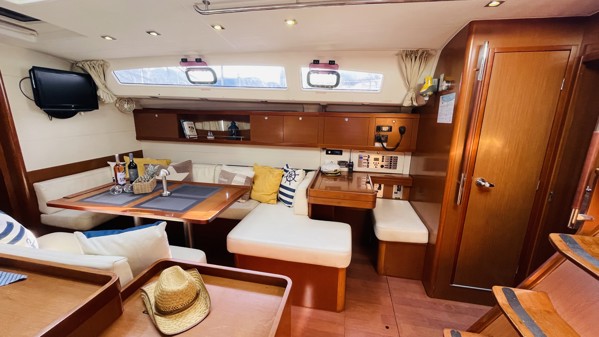 2011 BENETEAU OCEANIS 50