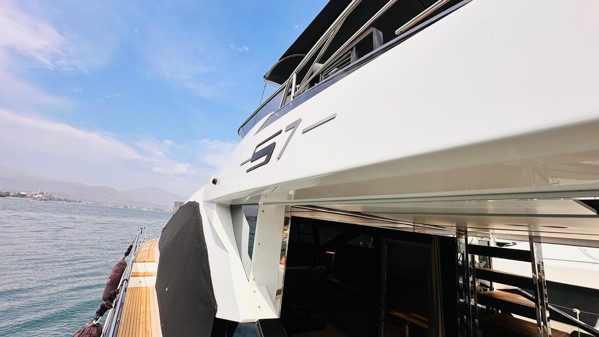 2019 AZIMUT S7