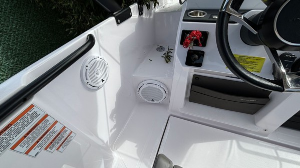 2023 AXOPAR 25 CROSS TOP