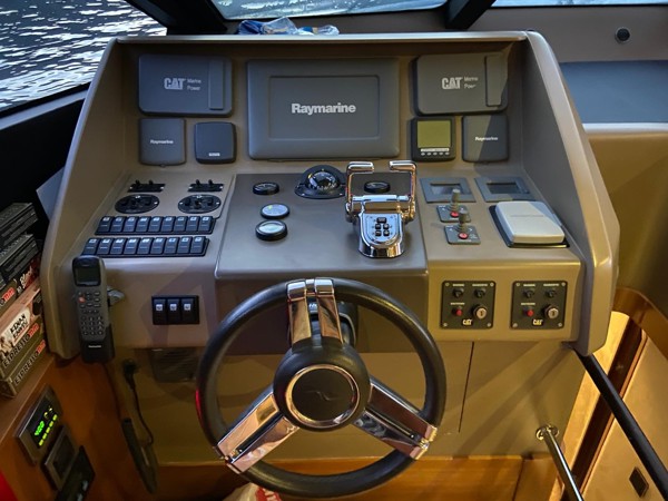 2010/2021 NUMARINE 78 FLY