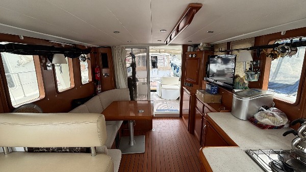 2009 BENETEAU SWIFT TRAWLER 42
