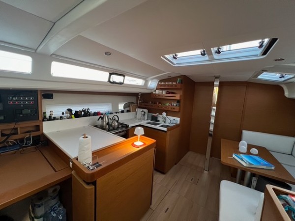 2023 JEANNEAU SUN ODYSSEY 440