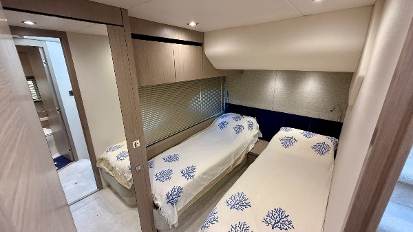 2018 SUNSEEKER MANHATTAN 52