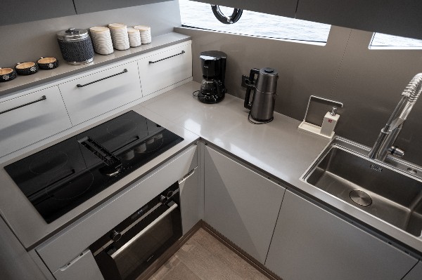 2025 DEEP YACHT 83 FLY