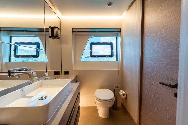 2023 MOTOR YACHT 26M