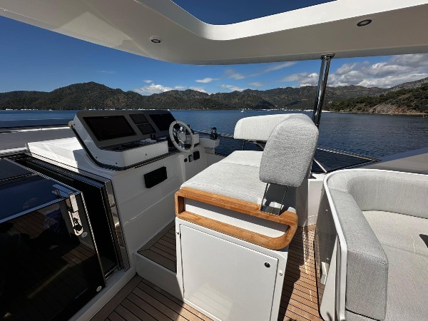 2022 AZIMUT GRANDE 27