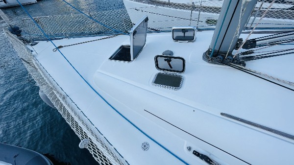 2005 DUFOUR 44