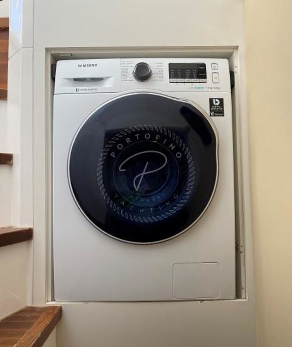 2010 PRINCESS 85
