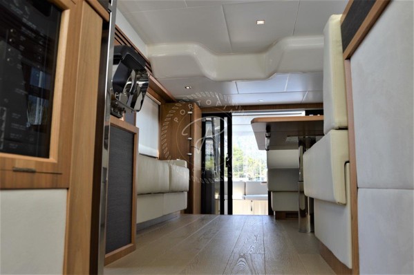 2014 ABSOLUTE 52 FLY