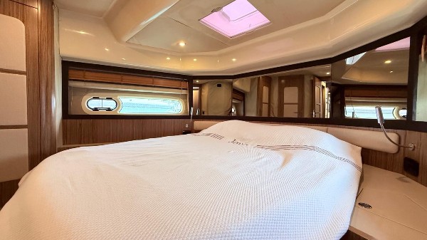2015 AZIMUT MAGELLANO 43