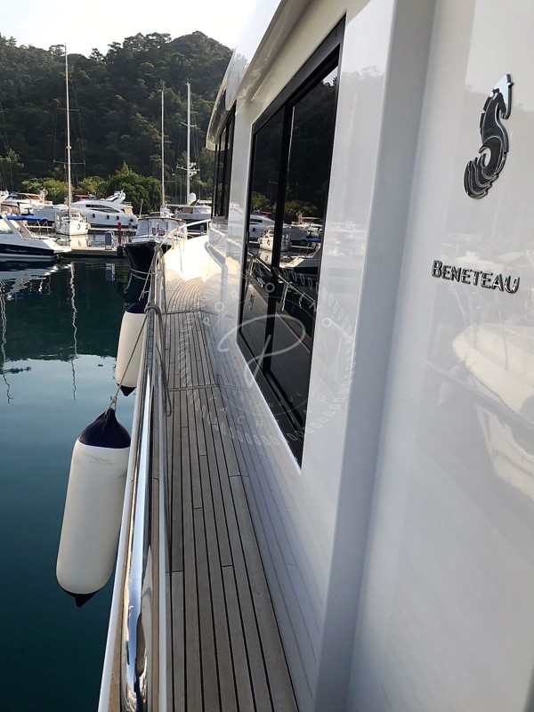 2014 BENETEAU SWIFT TRAWLER 50
