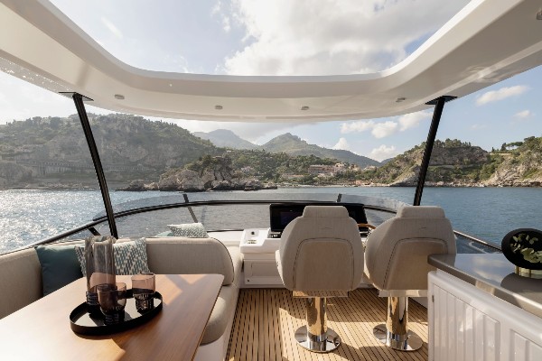 2026 AZIMUT MAGELLANO 60
