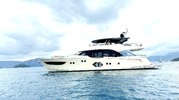 2020 MONTE CARLO YACHTS MCY 80