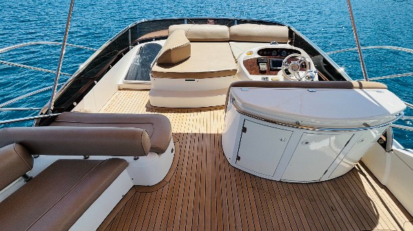 2001 SUNSEEKER MANHATTAN 64