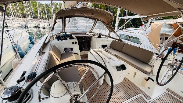 2013 JEANNEAU SUN ODYSSEY 469