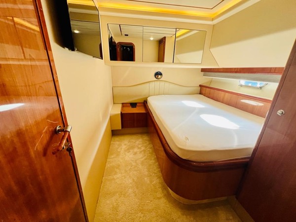 2002 FERRETTI 680 