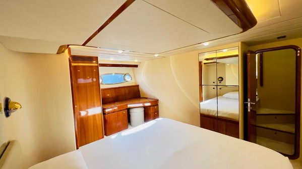 2002 FERRETTI 680 