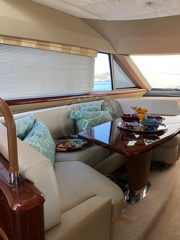 2005 PRINCESS 67