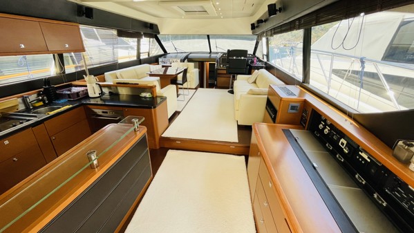 2011 PRESTIGE 60 FLY