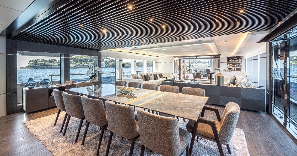 2024 MOTOR YACHT 37 M