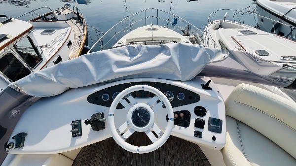 2009 AZIMUT 42 FLY