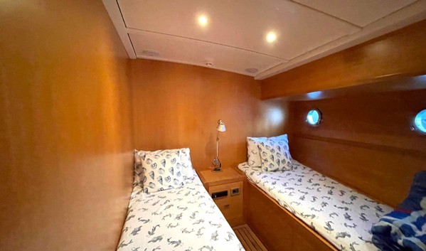 2009 TAKA YACHTS LOBSTER 18M