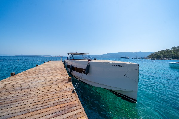 2025 MOTOR YACHT 18.5 M