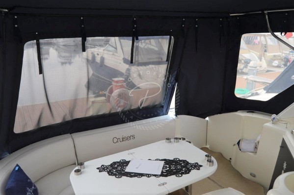 2005 CRUISERS YACHTS 400